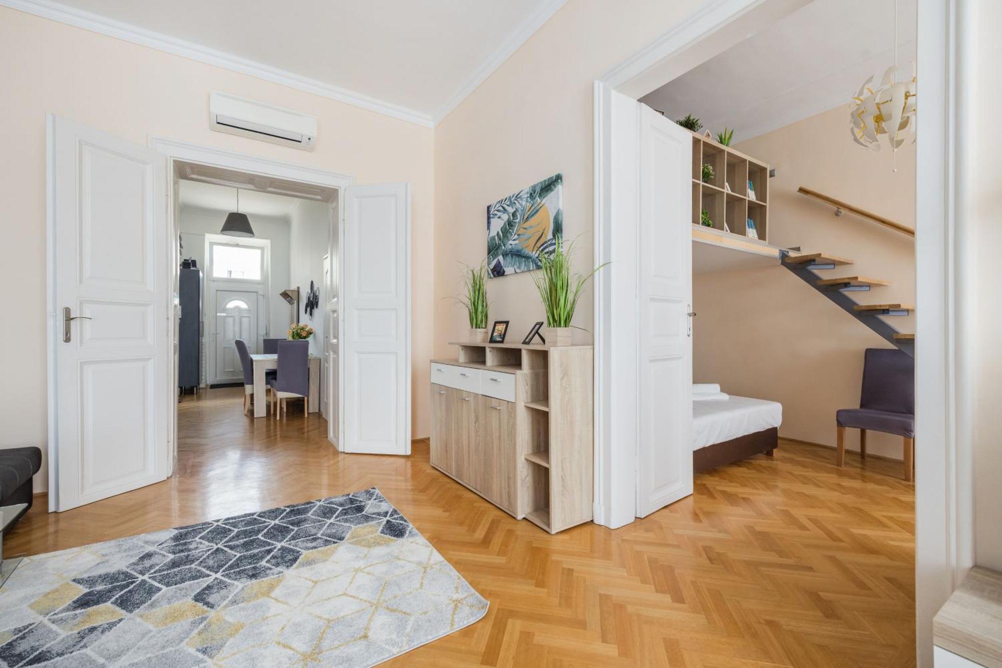 Reba Apartament *